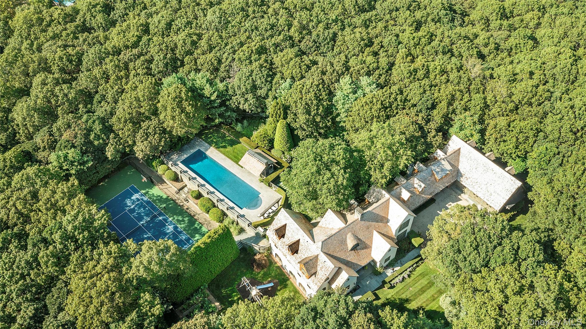 123 Abrahams Path, East Hampton, NY 11937