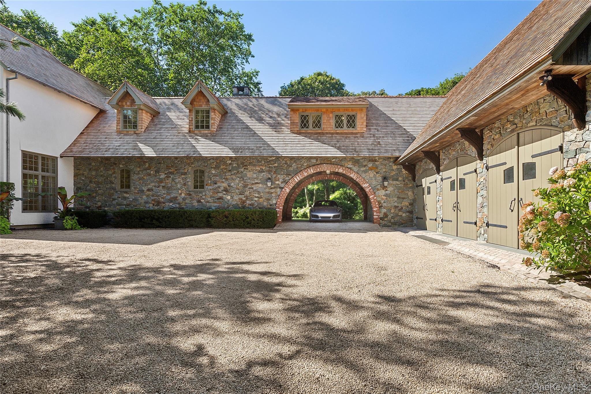 123 Abrahams Path, East Hampton, NY 11937