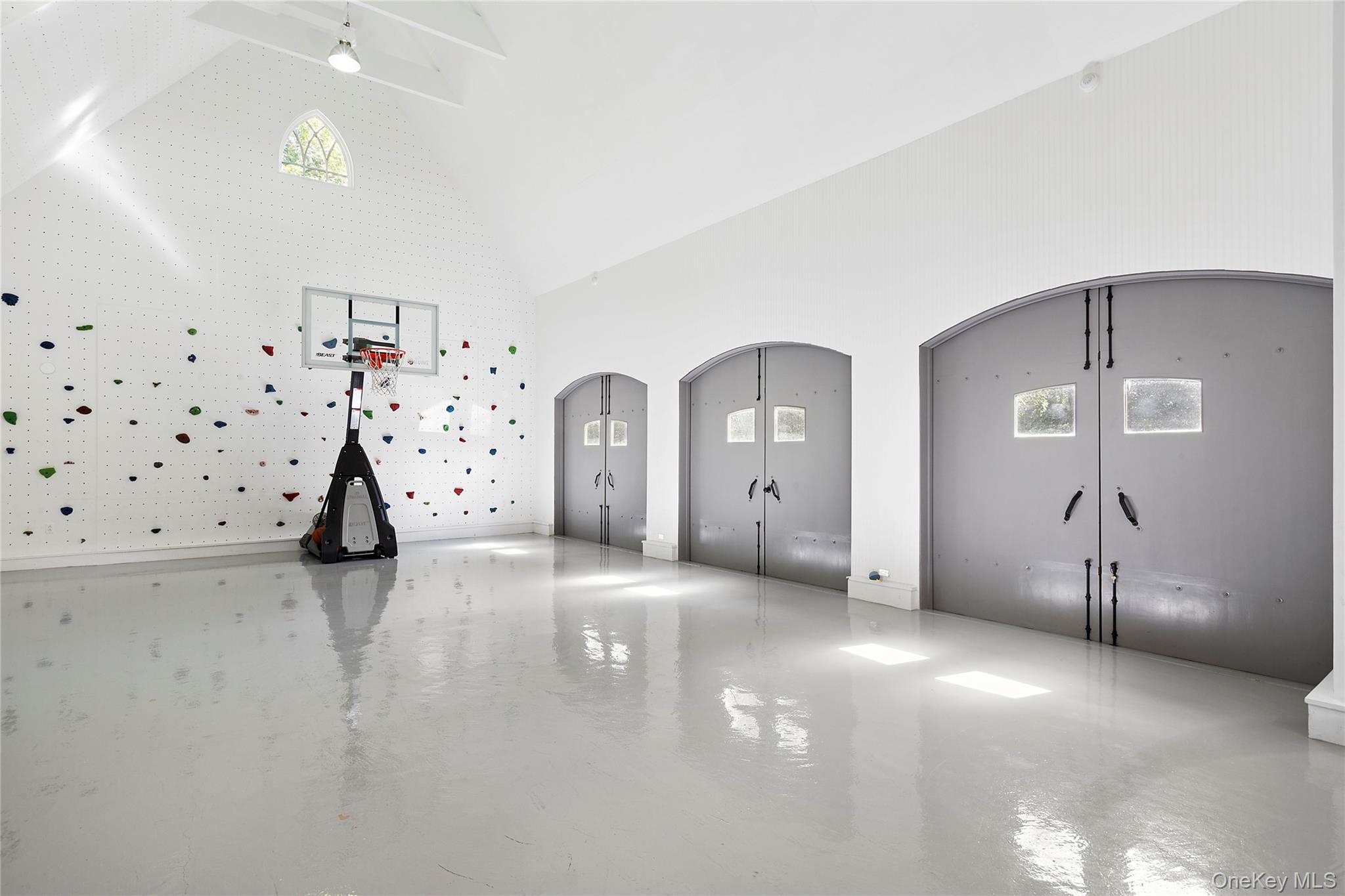 123 Abrahams Path, East Hampton, NY 11937