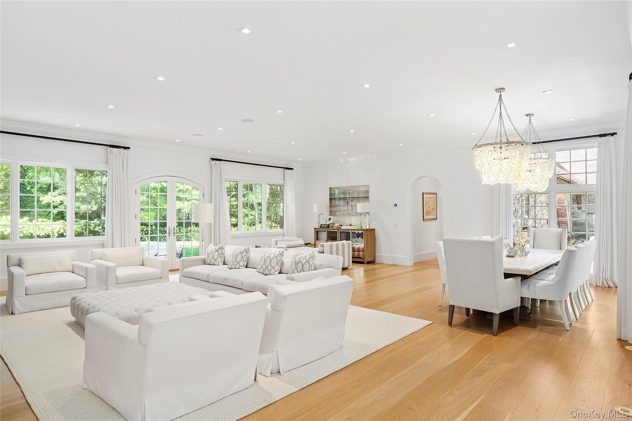 123 Abrahams Path, East Hampton, NY 11937