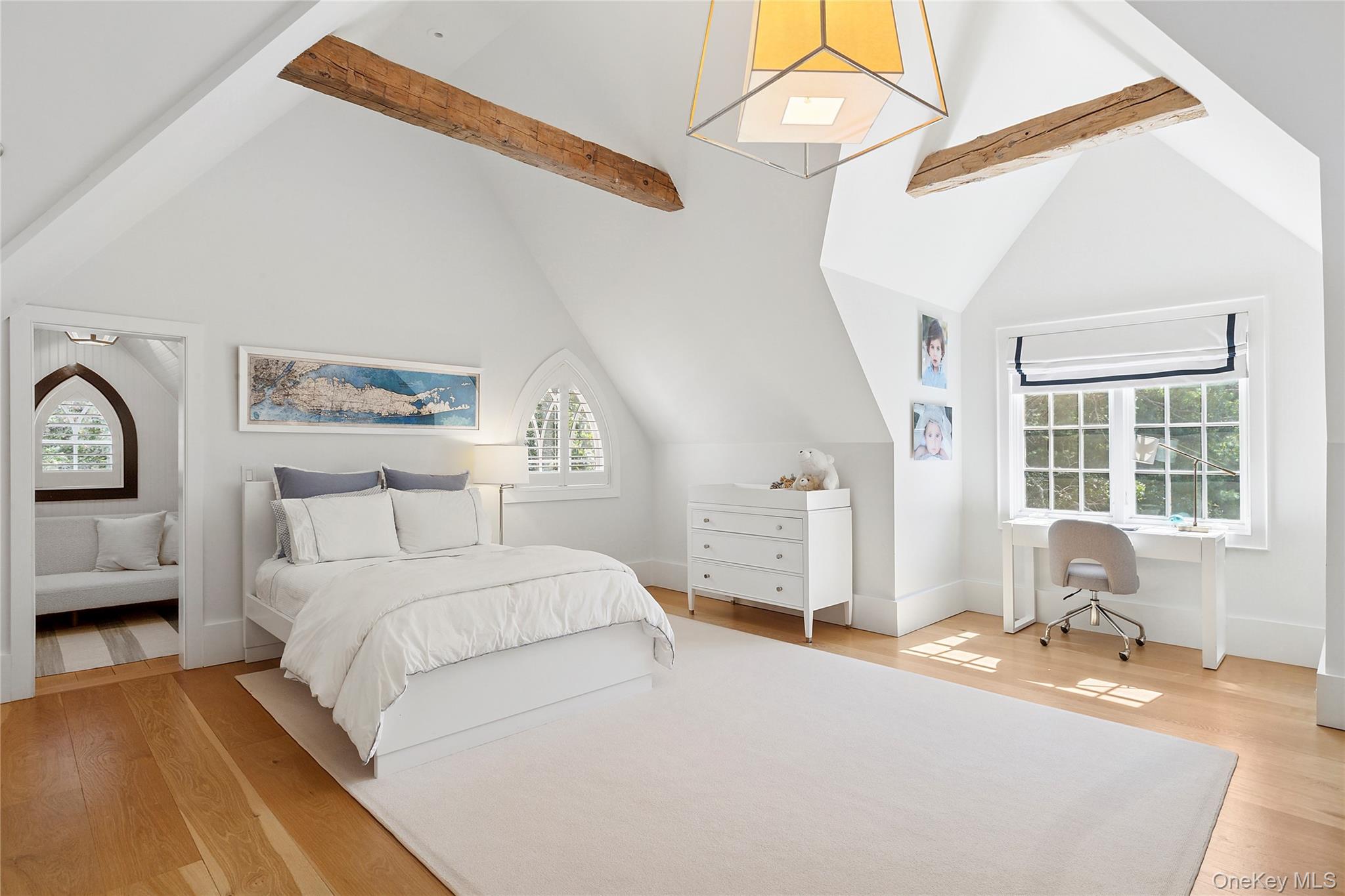 123 Abrahams Path, East Hampton, NY 11937