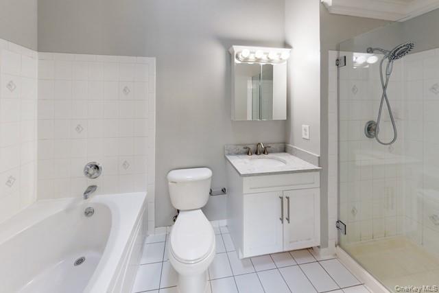 137 Overlook Drive # 137, Farmingville, NY 11738