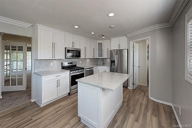 137 Overlook Drive # 137, Farmingville, NY 11738