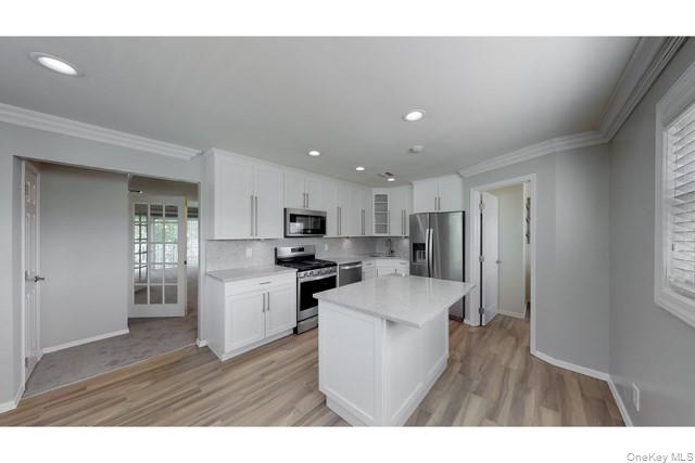 137 Overlook Drive # 137, Farmingville, NY 11738