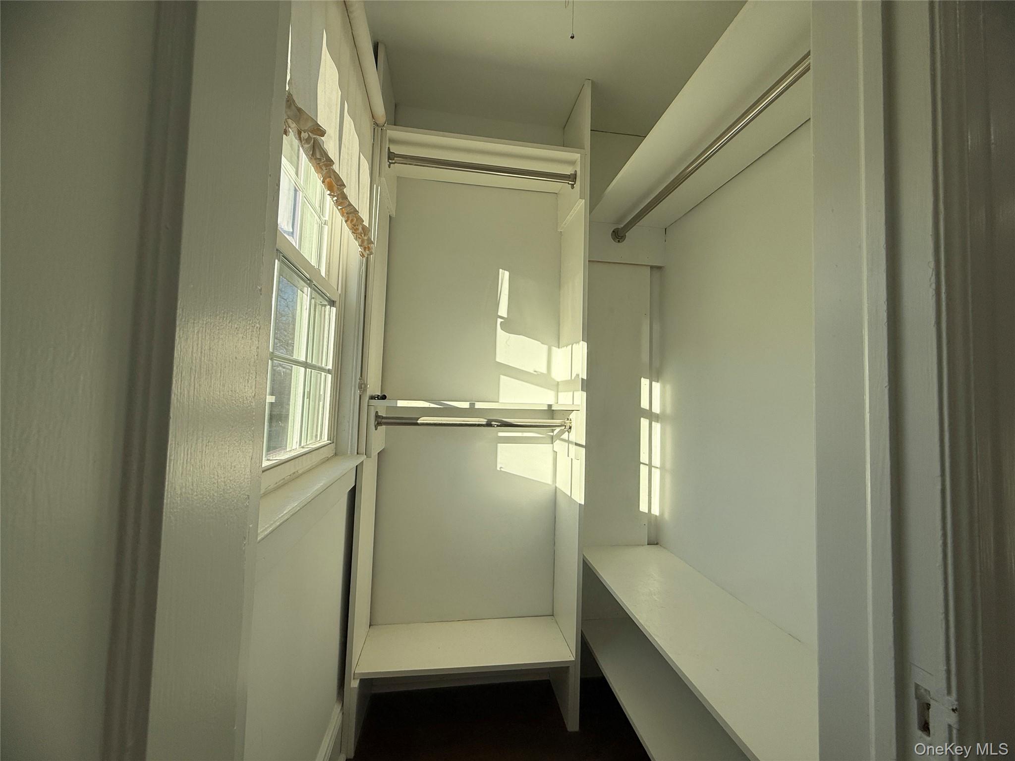 71 Hillcrest Avenue, Manhasset, NY 11030