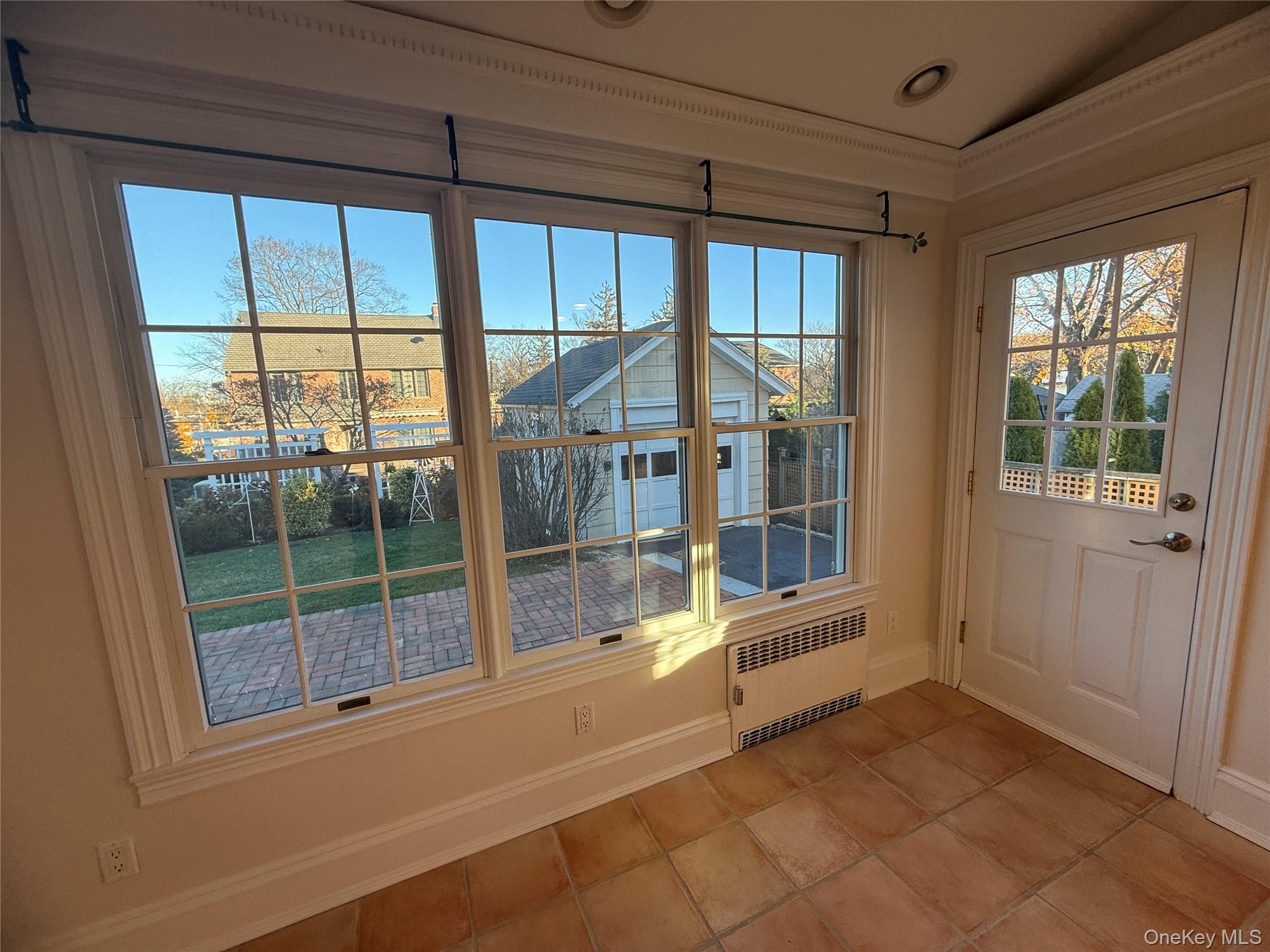 71 Hillcrest Avenue, Manhasset, NY 11030