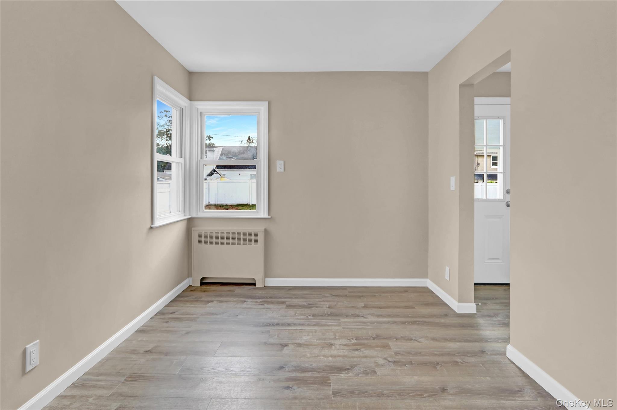 15 Cornwall Lane, Hicksville, NY 11801