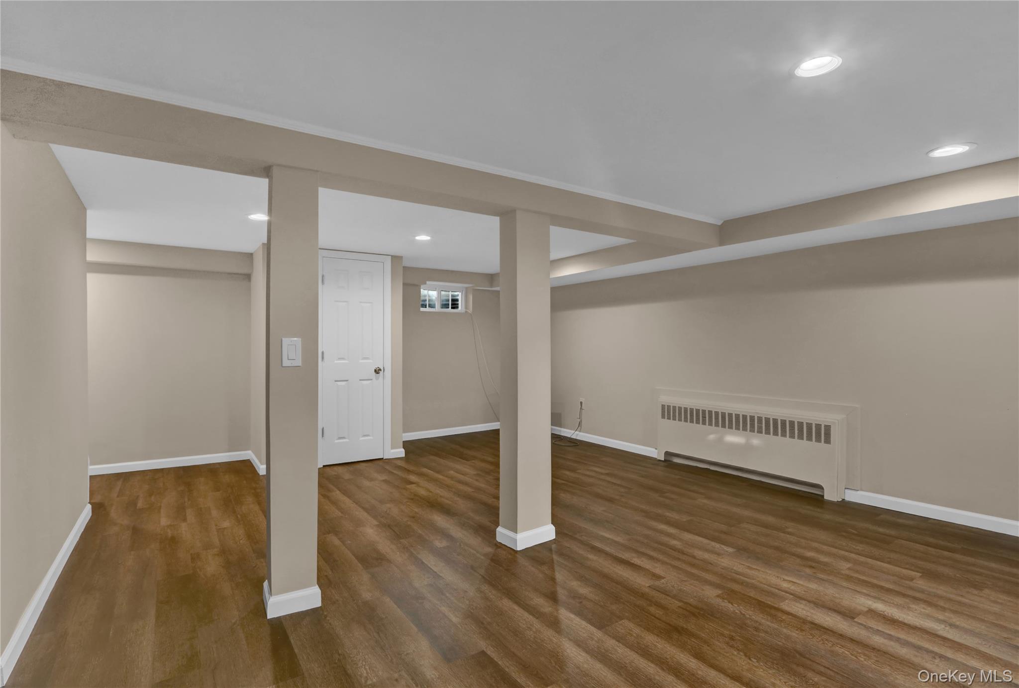 15 Cornwall Lane, Hicksville, NY 11801