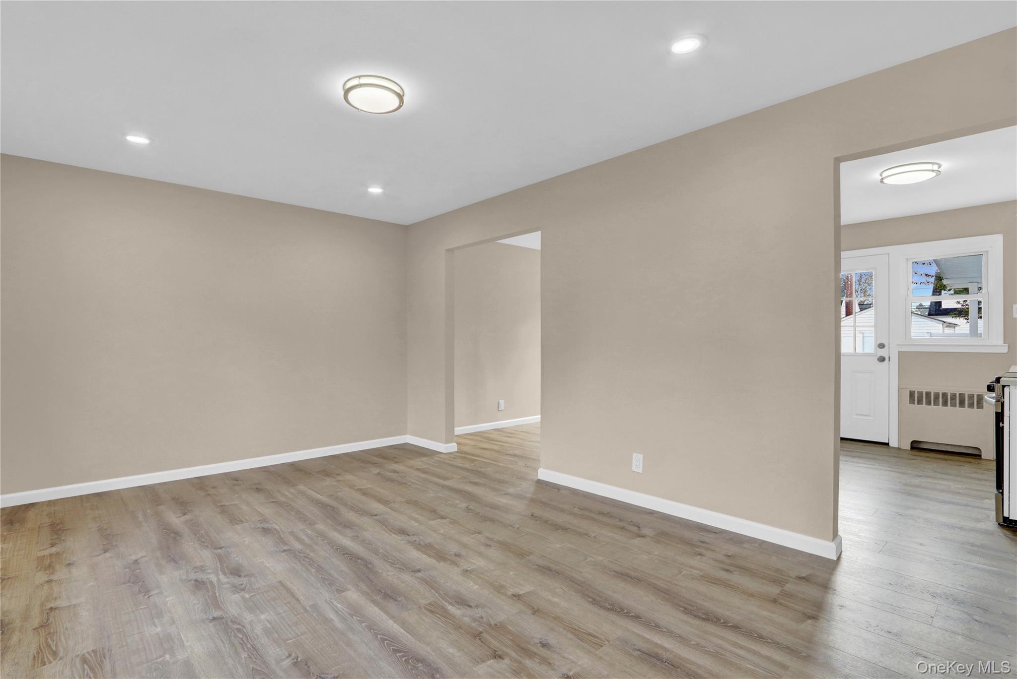 15 Cornwall Lane, Hicksville, NY 11801