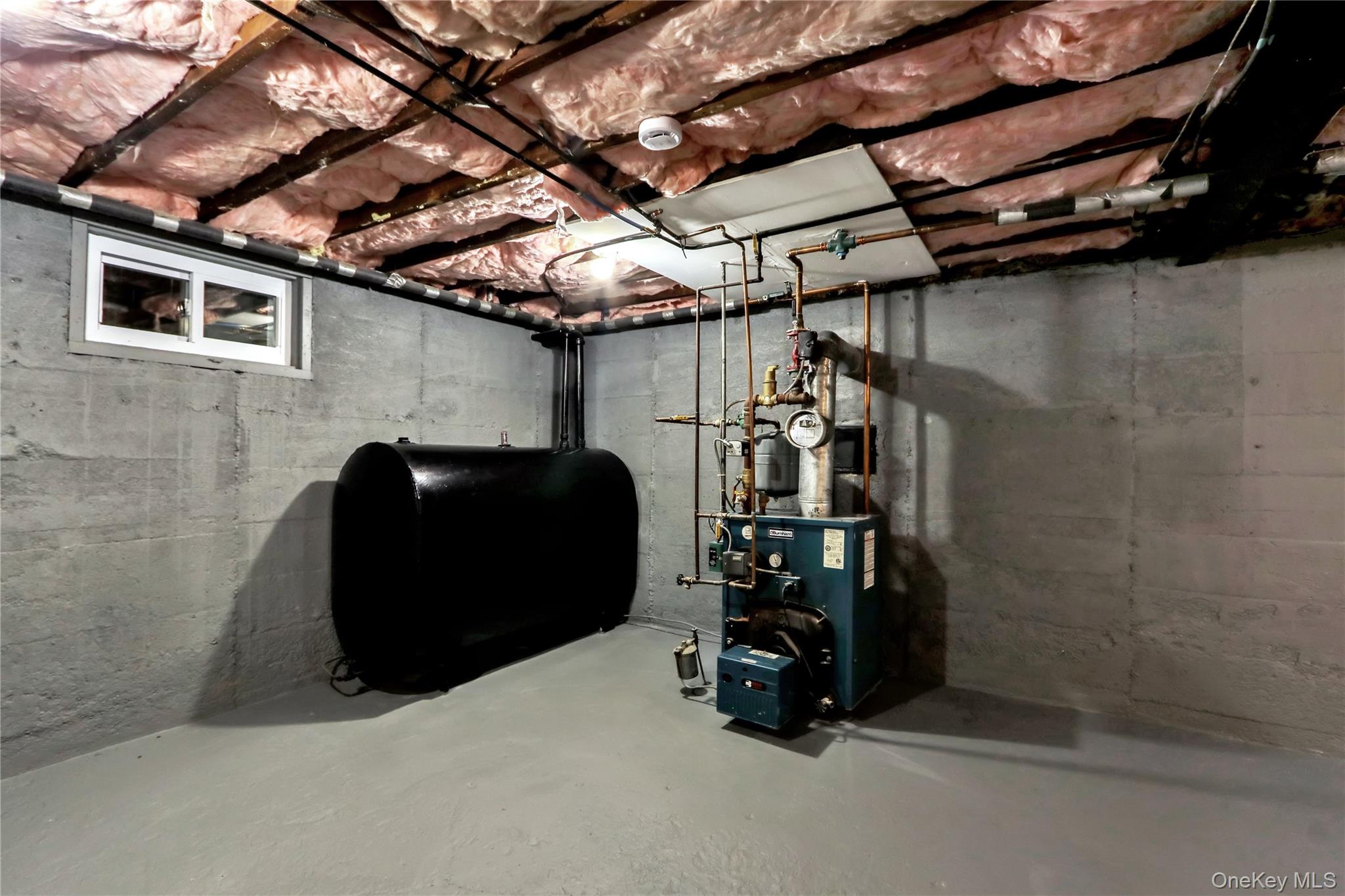 15 Cornwall Lane, Hicksville, NY 11801