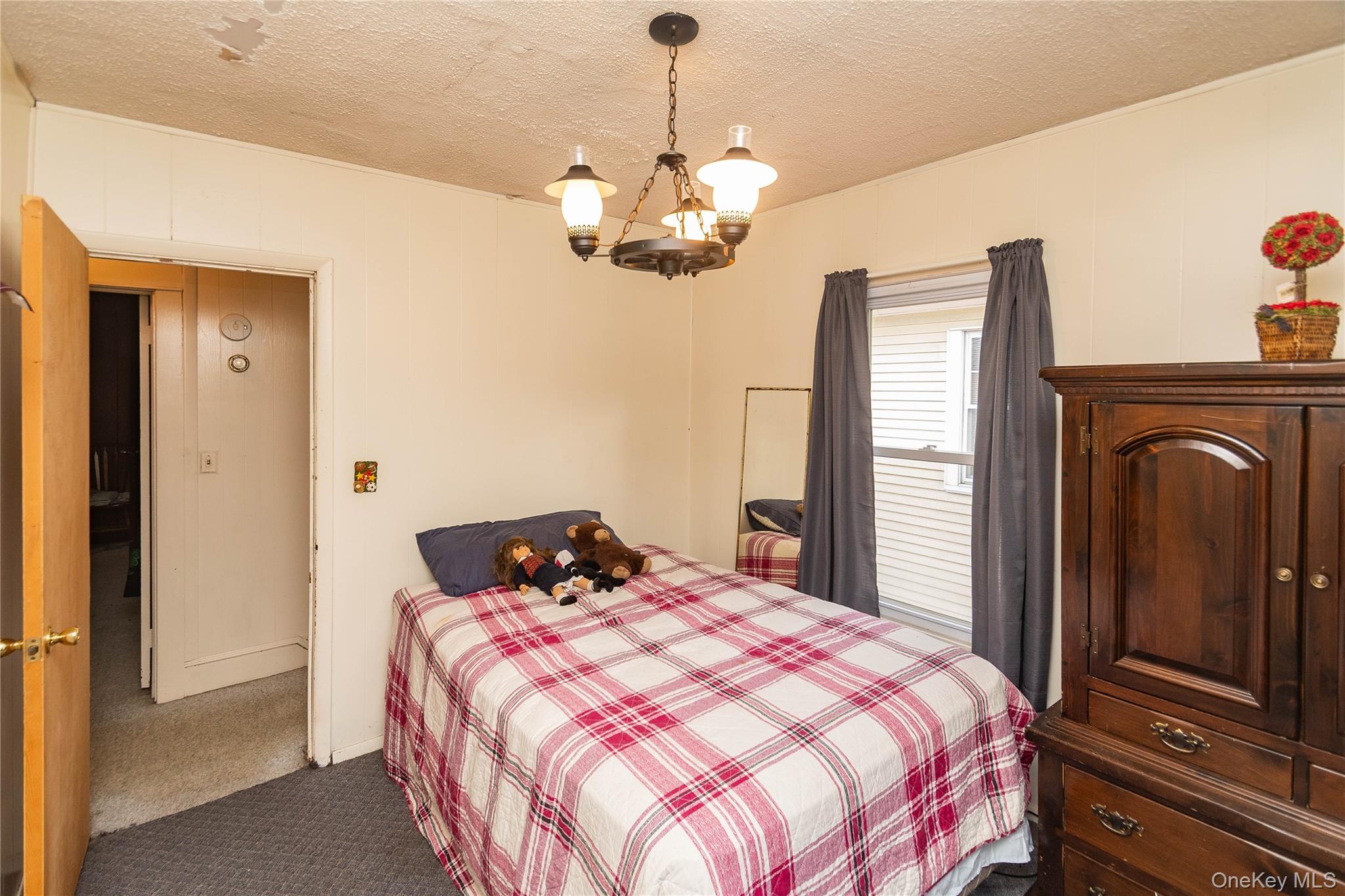 69 Washington Avenue, Kingston, NY 12401