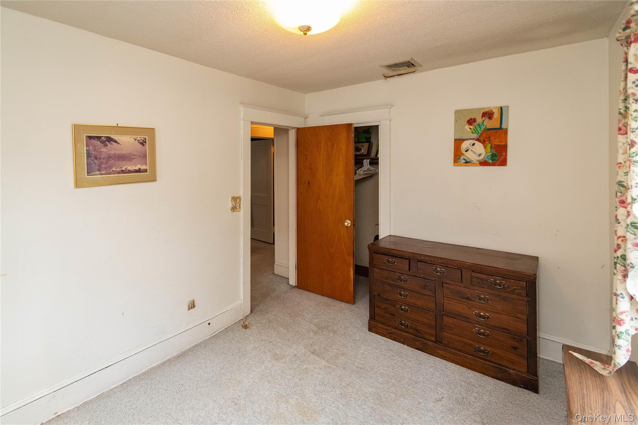 69 Washington Avenue, Kingston, NY 12401