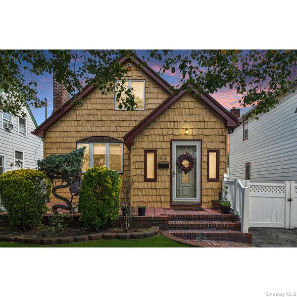 95 Liberty Boulevard, Valley Stream, NY 11580