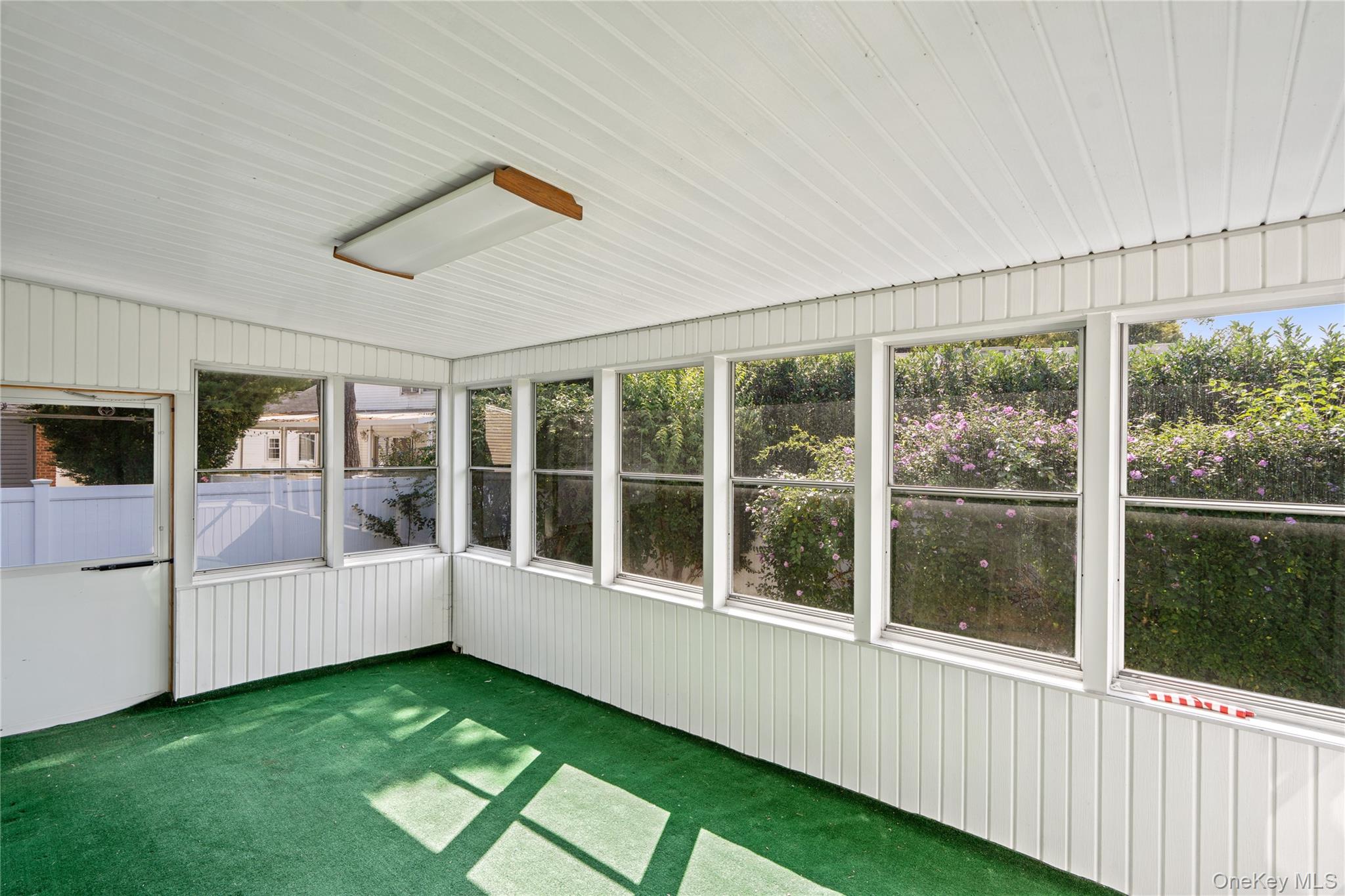 73 Parkview Place, Malverne, NY 11565