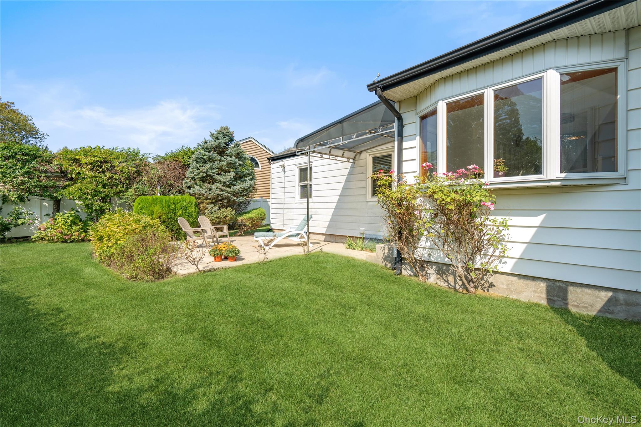 73 Parkview Place, Malverne, NY 11565