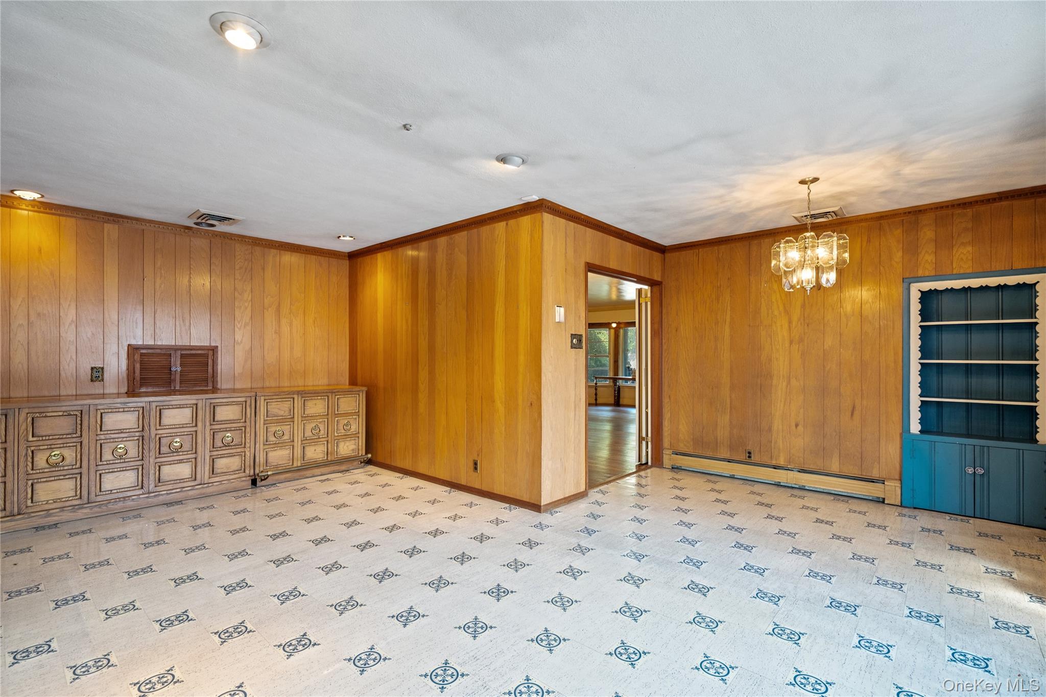 73 Parkview Place, Malverne, NY 11565