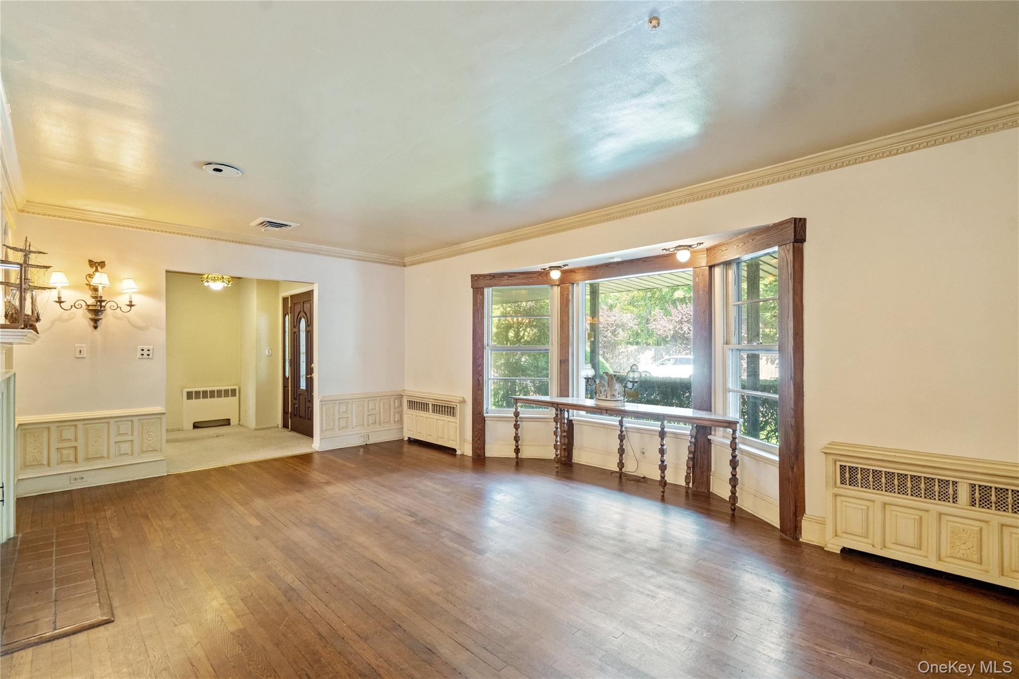 73 Parkview Place, Malverne, NY 11565