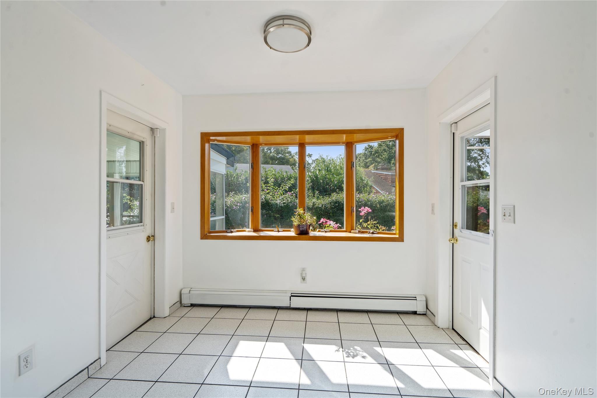 73 Parkview Place, Malverne, NY 11565