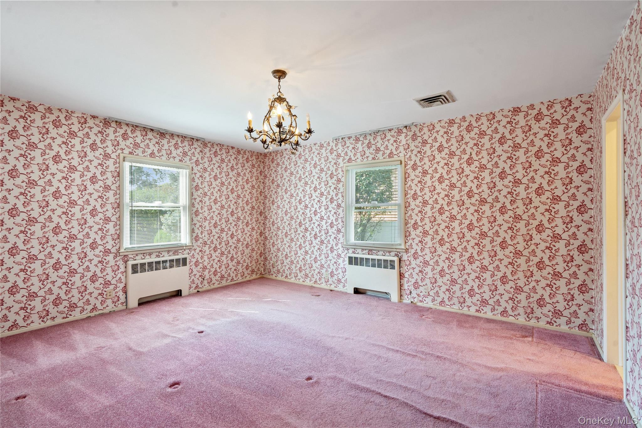 73 Parkview Place, Malverne, NY 11565