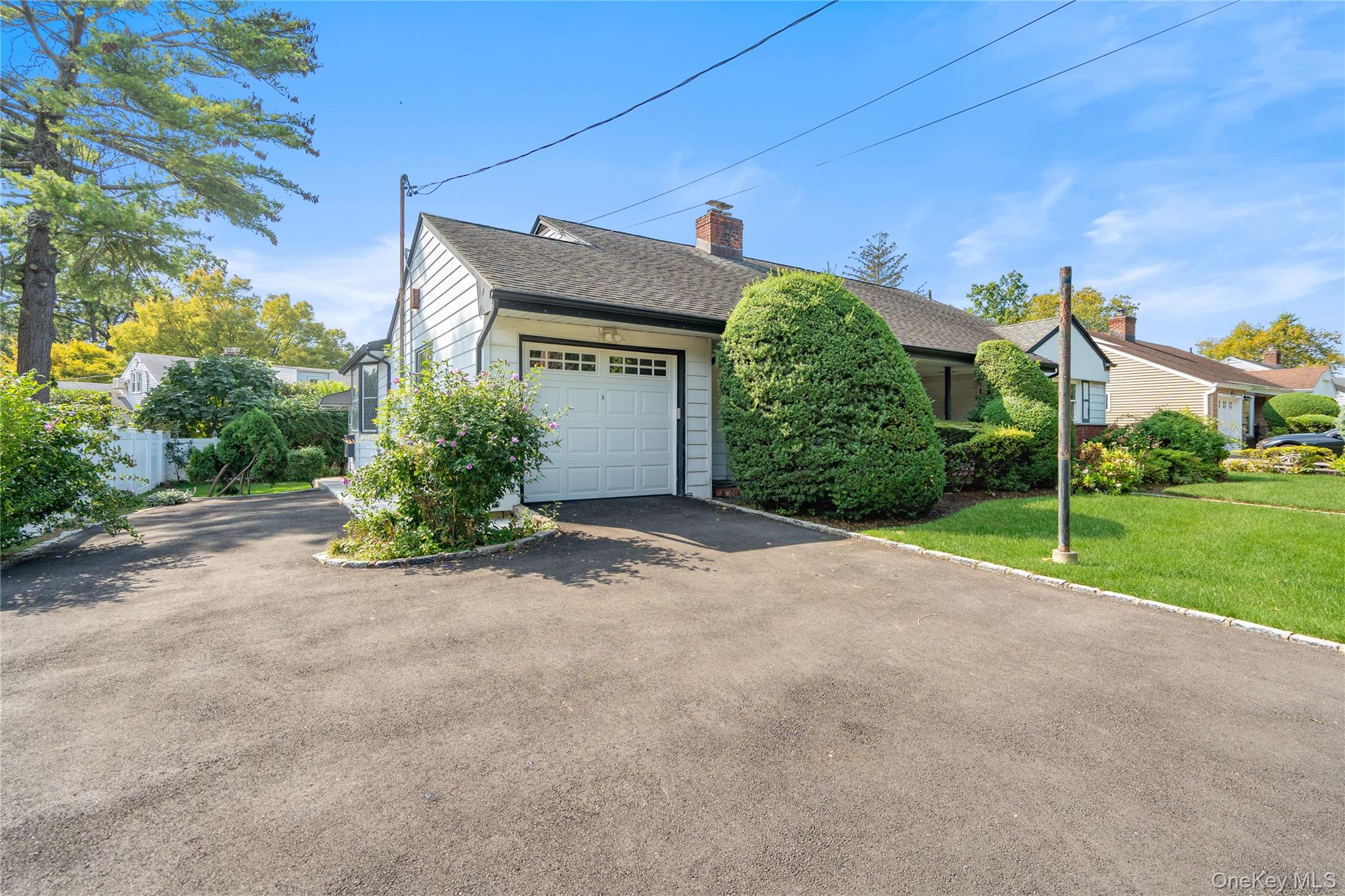 73 Parkview Place, Malverne, NY 11565