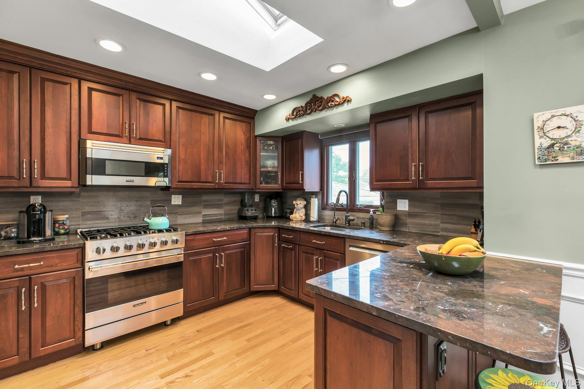 12 Whitebirch Lane, Commack, NY 11725