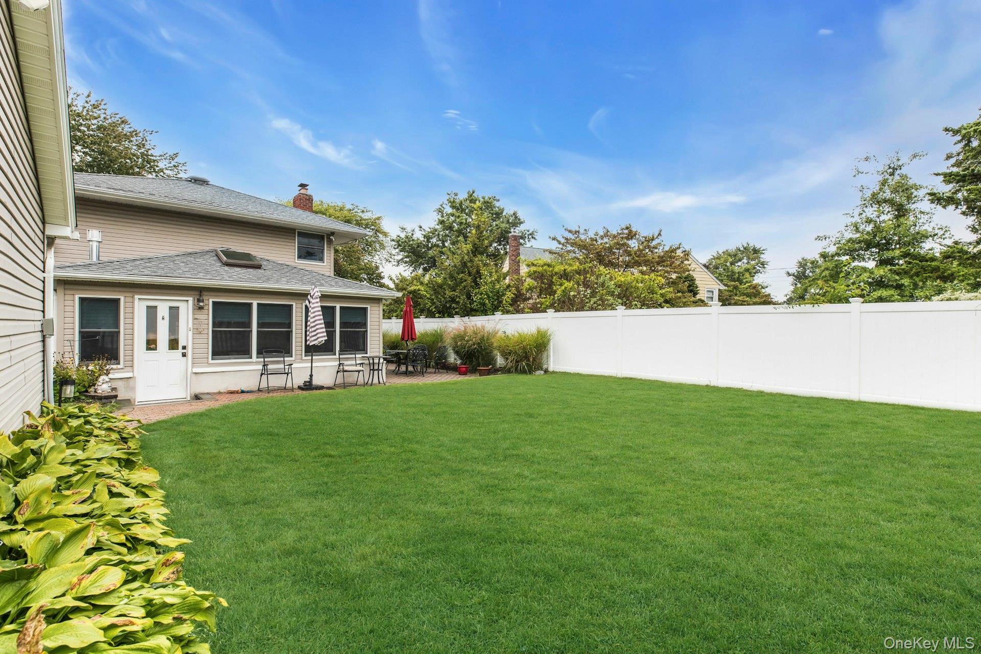 12 Whitebirch Lane, Commack, NY 11725