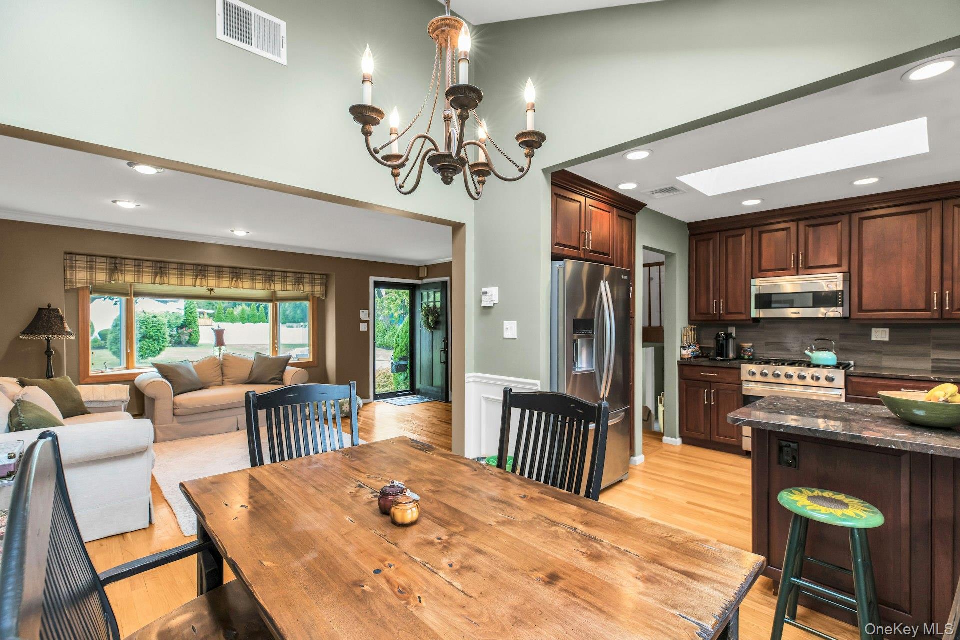 12 Whitebirch Lane, Commack, NY 11725