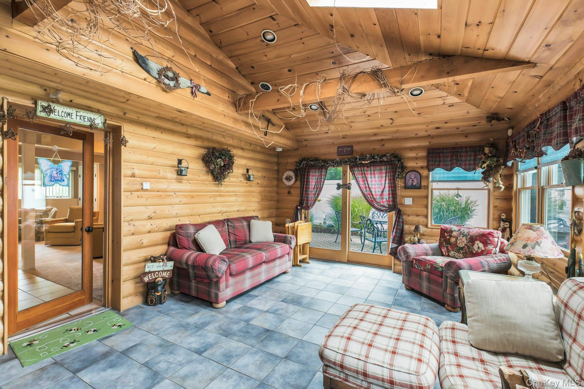 12 Whitebirch Lane, Commack, NY 11725