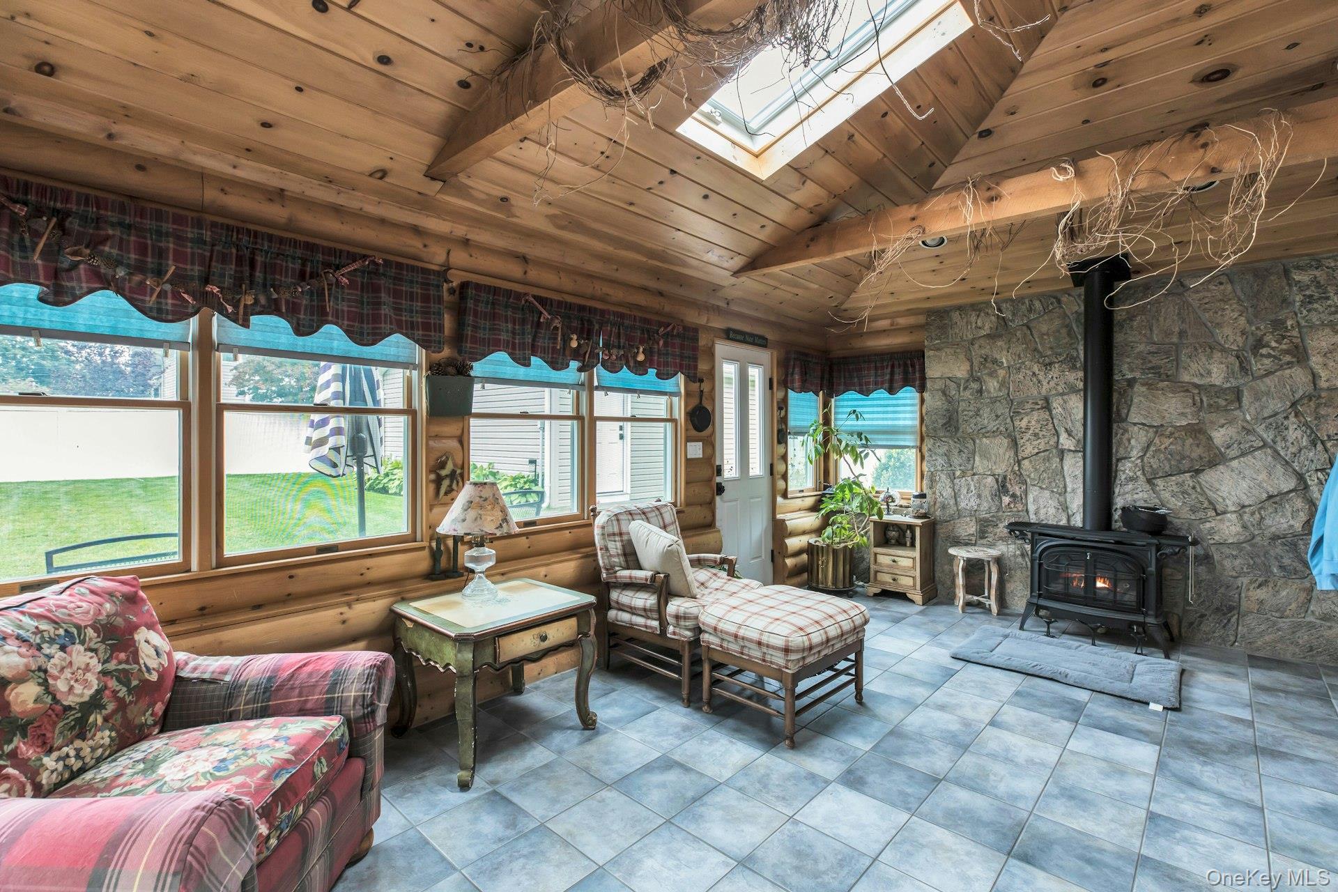 12 Whitebirch Lane, Commack, NY 11725