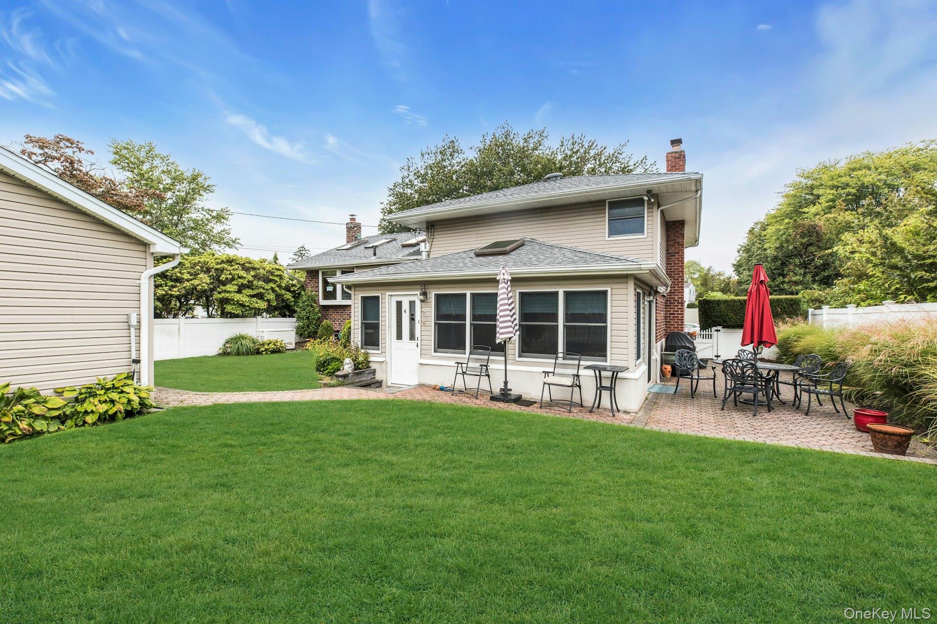 12 Whitebirch Lane, Commack, NY 11725