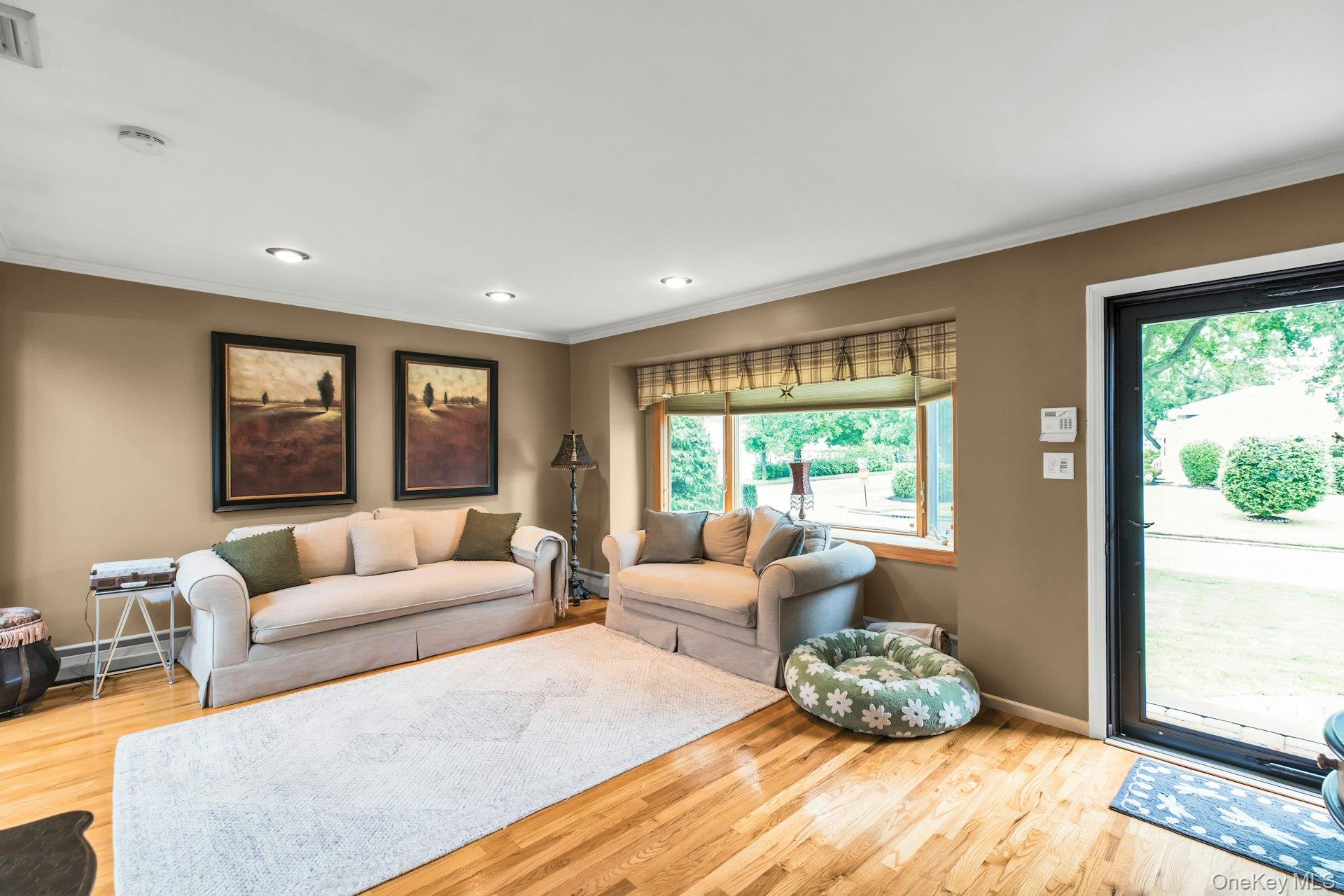 12 Whitebirch Lane, Commack, NY 11725