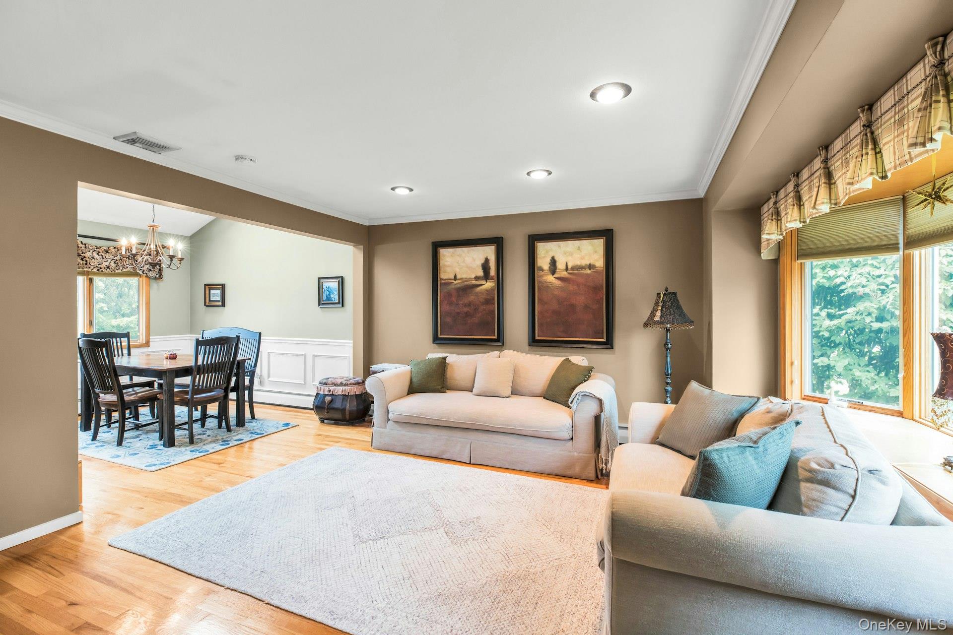 12 Whitebirch Lane, Commack, NY 11725