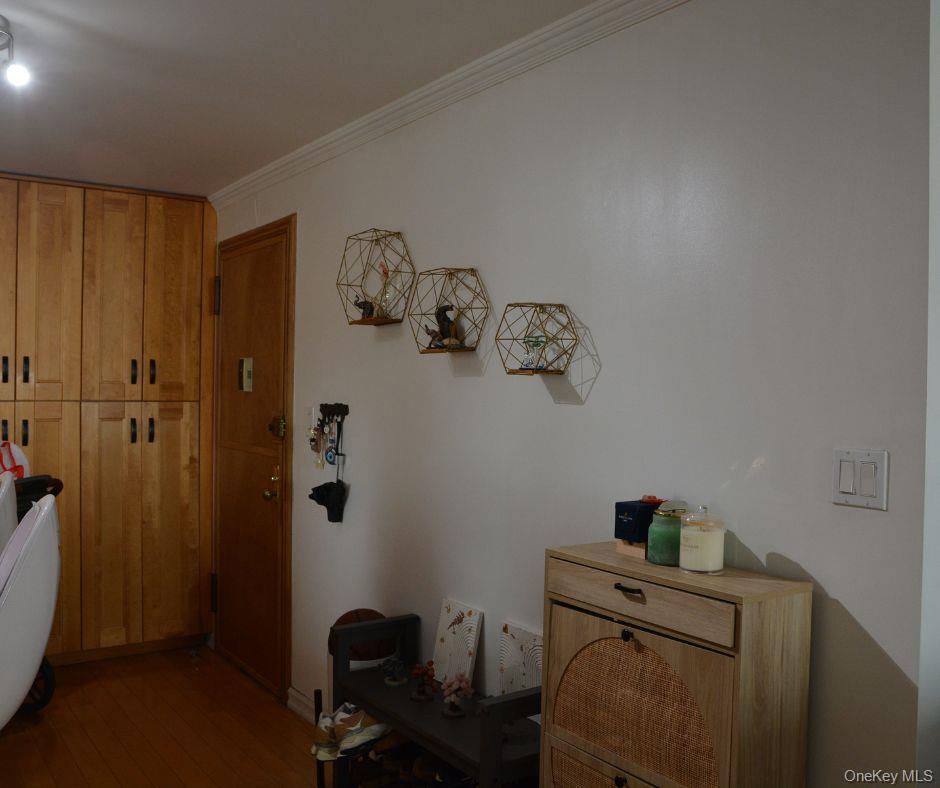 118-18 Union Turnpike # 9L, Kew Gardens, NY 11415