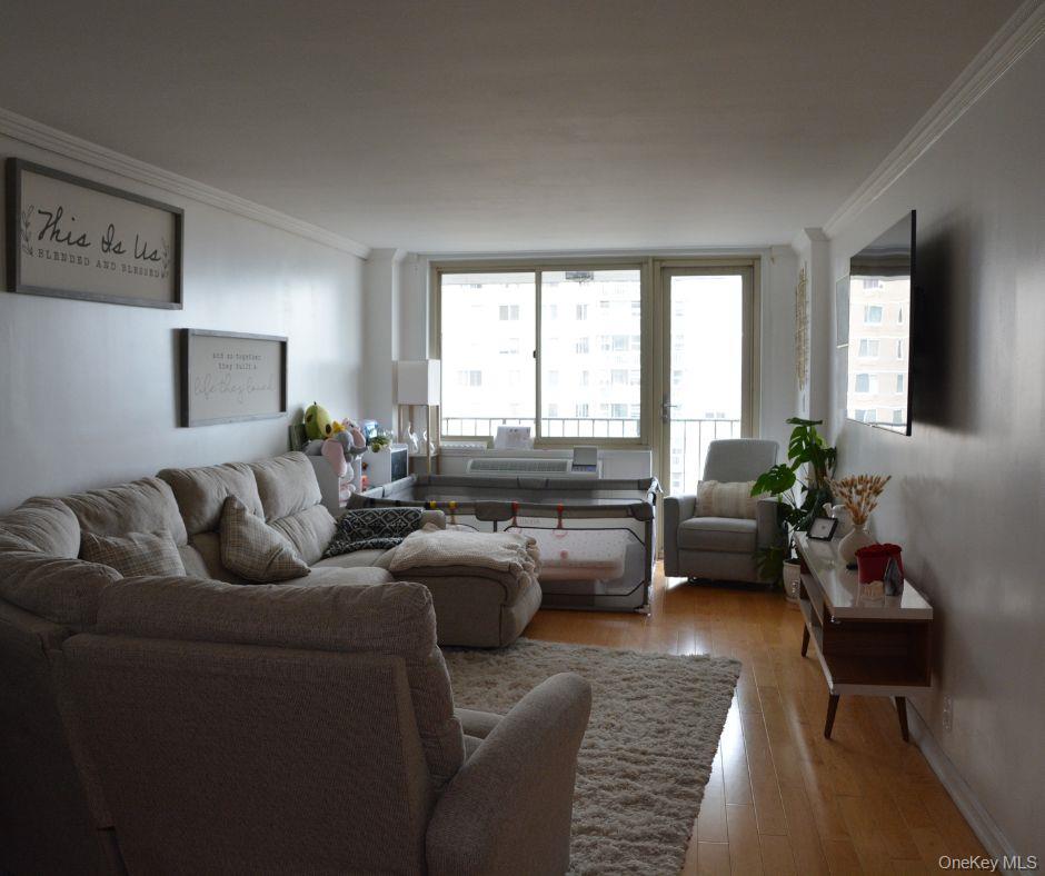 118-18 Union Turnpike # 9L, Kew Gardens, NY 11415