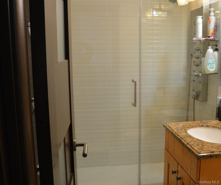 118-18 Union Turnpike # 9L, Kew Gardens, NY 11415