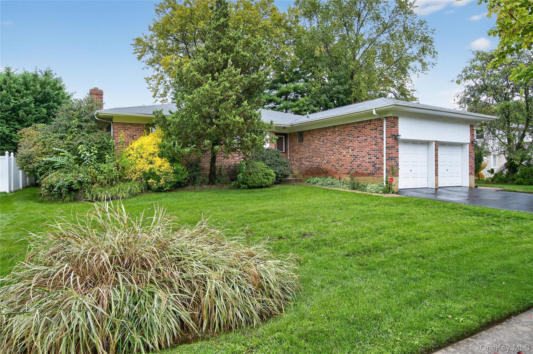 32 Rockland Drive, Jericho, NY 11753