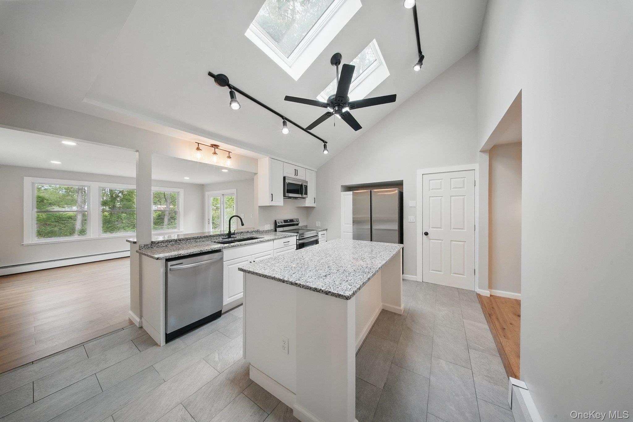 37 Roslyn Street, Ellenville, NY 12428