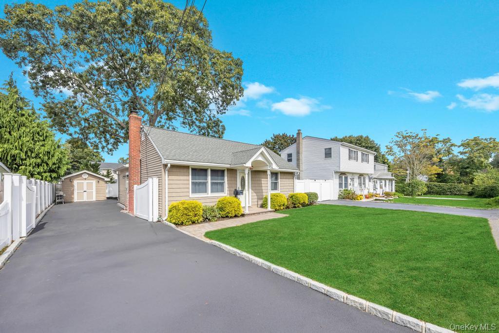 122 E 12th Street, Huntington Station, NY 11746