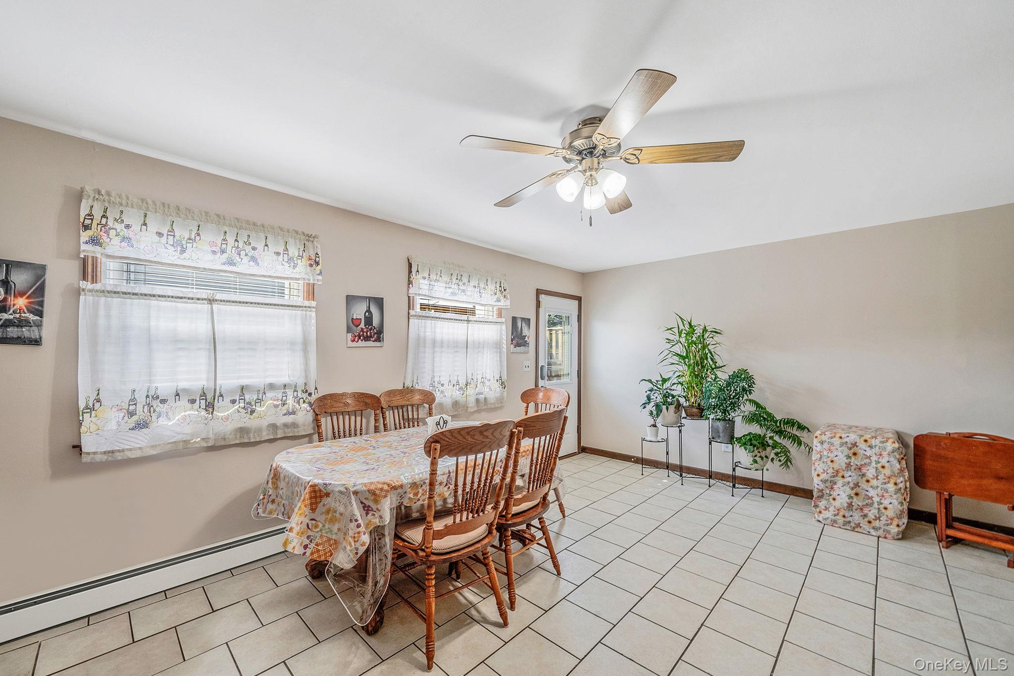 525 S Broadway, Lindenhurst, NY 11757