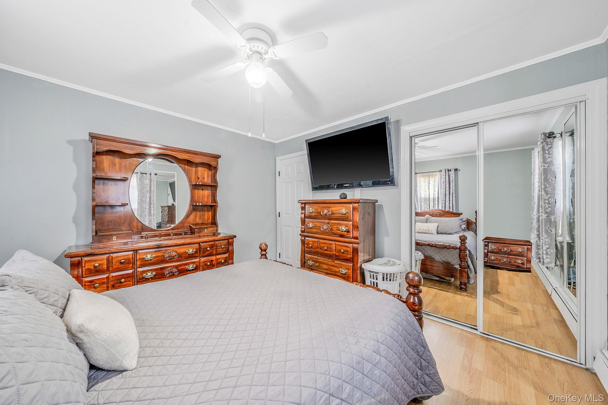 525 S Broadway, Lindenhurst, NY 11757