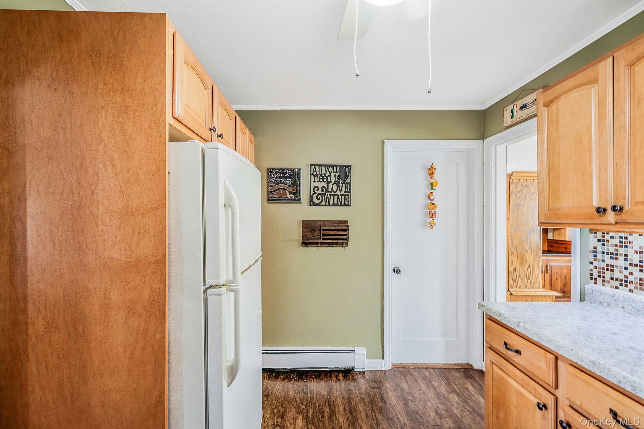 525 S Broadway, Lindenhurst, NY 11757