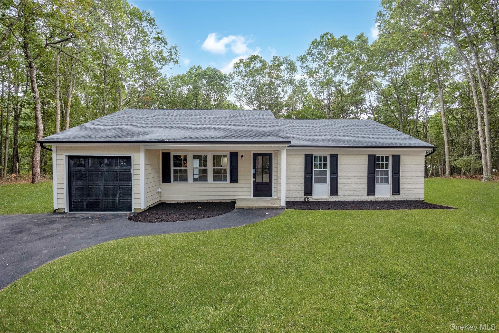 26 Hastings Drive, Ridge, NY 11961