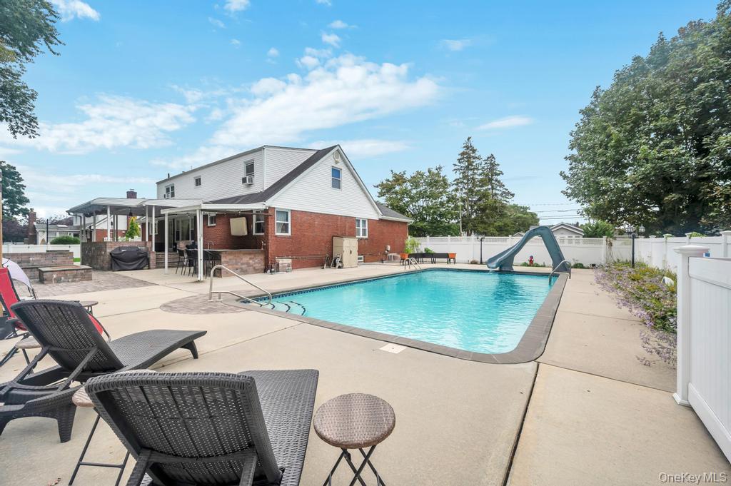 267 N Poplar Street, Massapequa, NY 11758