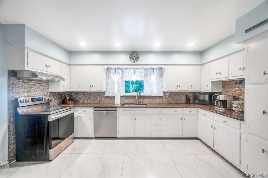 267 N Poplar Street, Massapequa, NY 11758