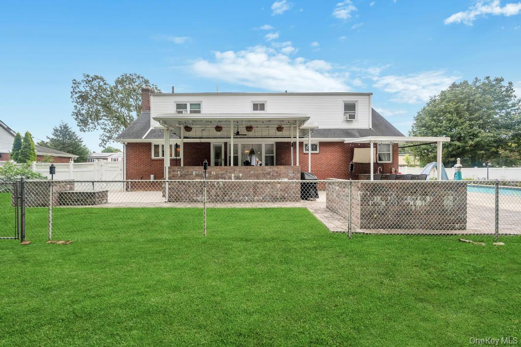 267 N Poplar Street, Massapequa, NY 11758