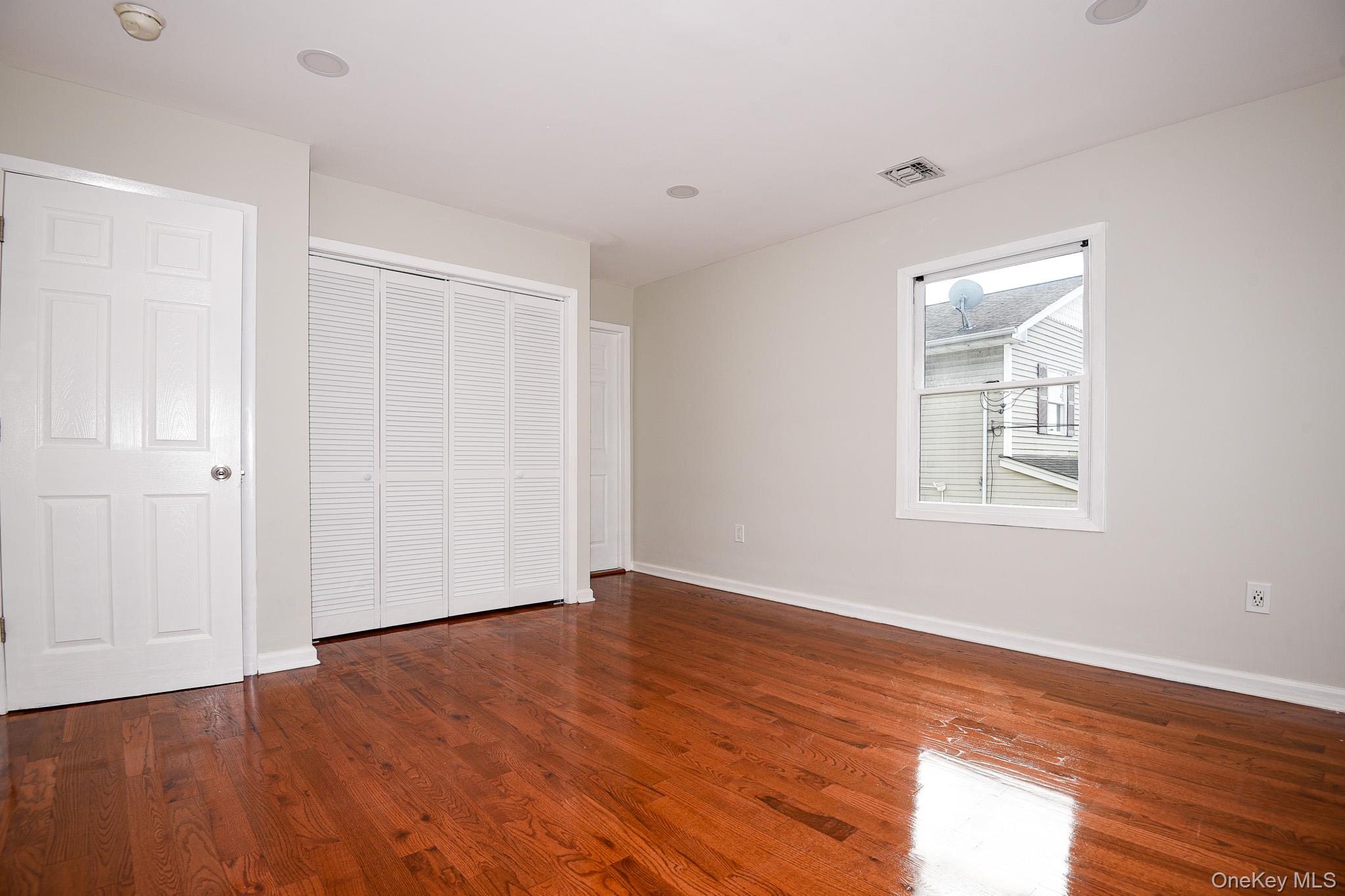 95 E Pulaski Road, Huntington Station, NY 11746