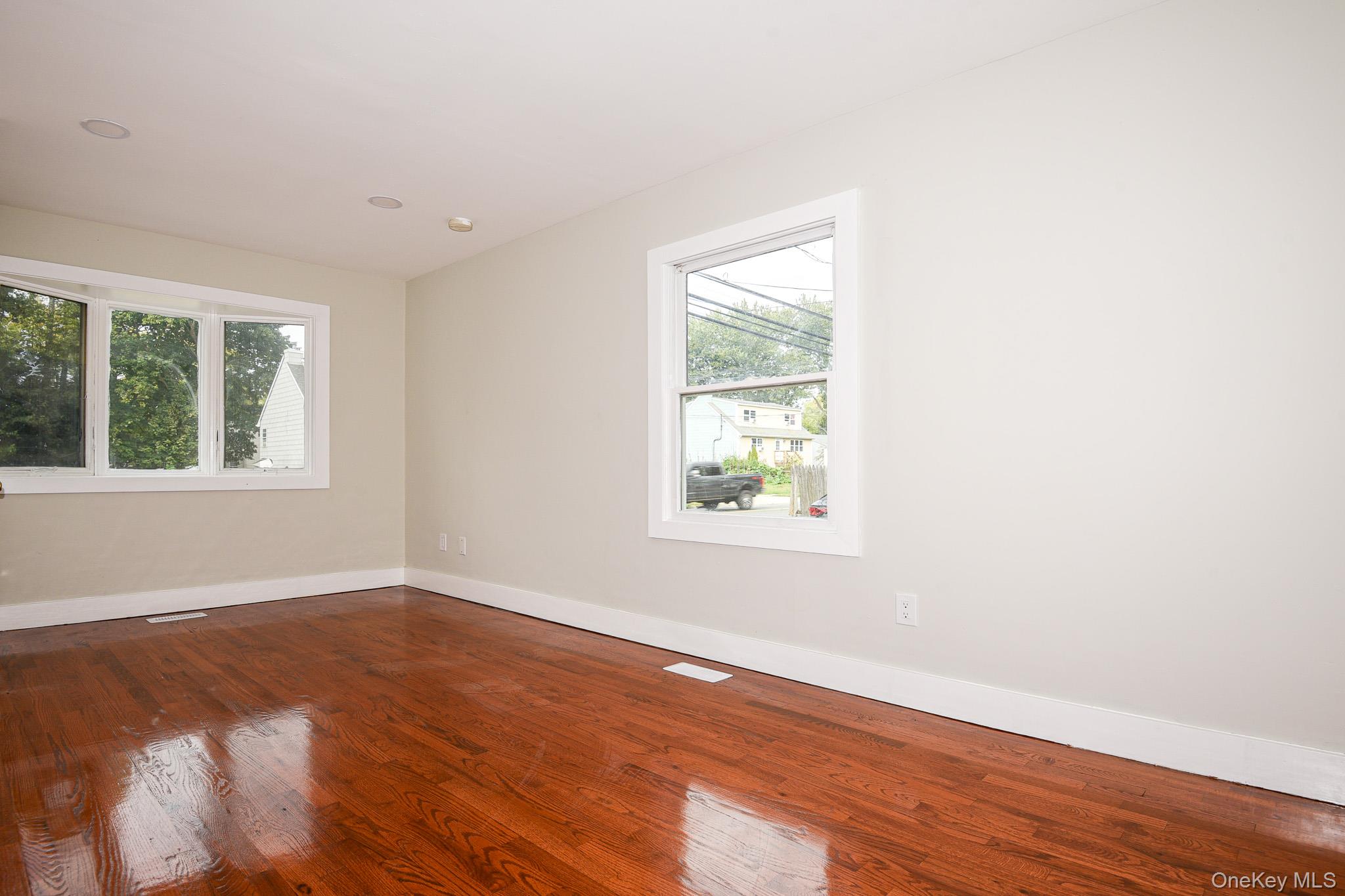 95 E Pulaski Road, Huntington Station, NY 11746