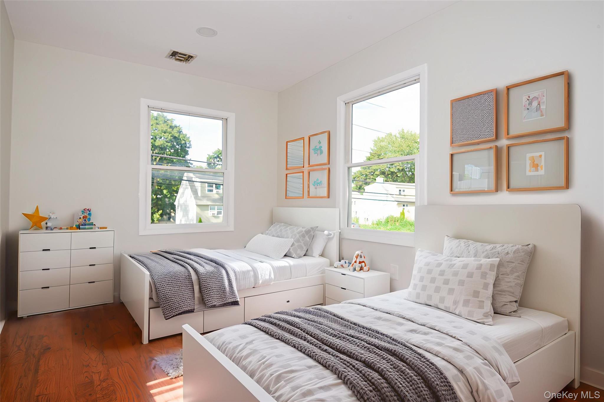 95 E Pulaski Road, Huntington Station, NY 11746