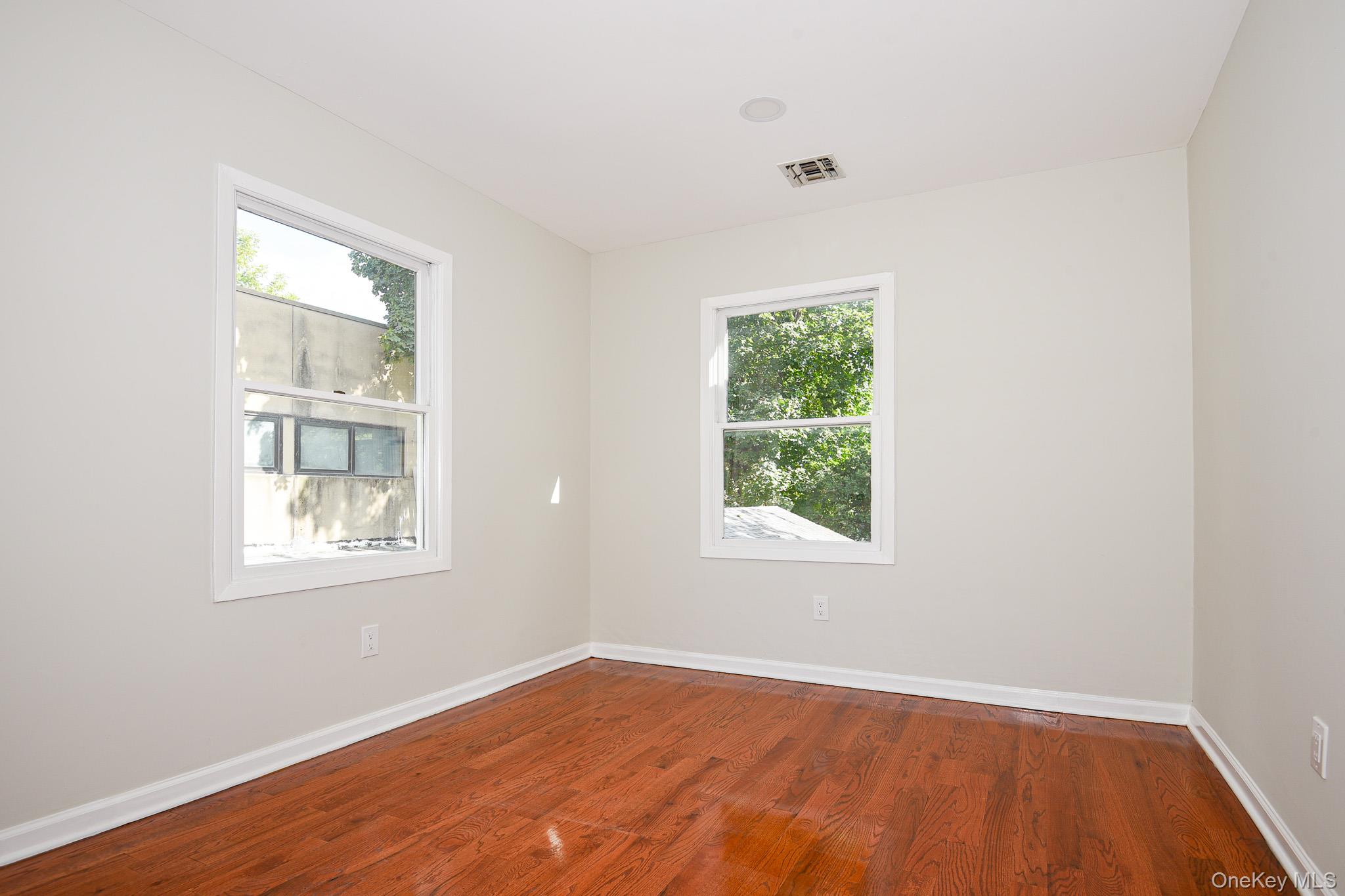 95 E Pulaski Road, Huntington Station, NY 11746