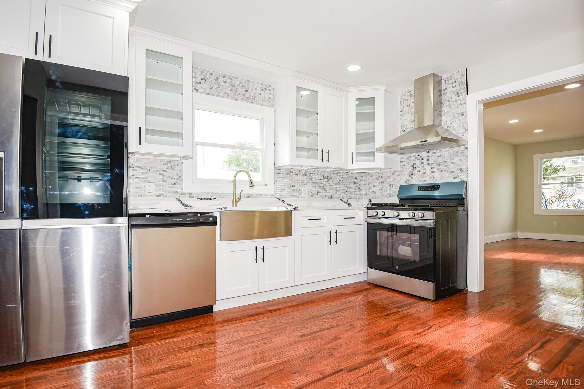 95 E Pulaski Road, Huntington Station, NY 11746